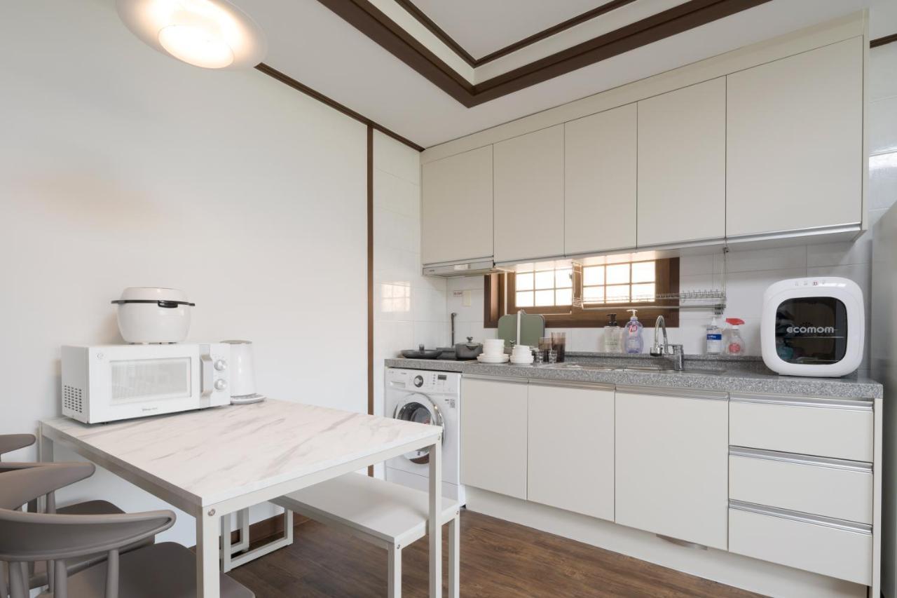 Jeju Time-Travel Pension Exterior photo